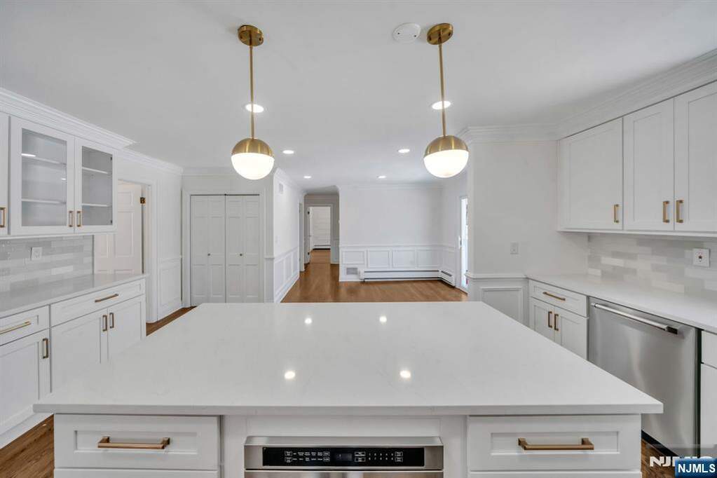4 Bedroom Single Family Home/House's Image 11