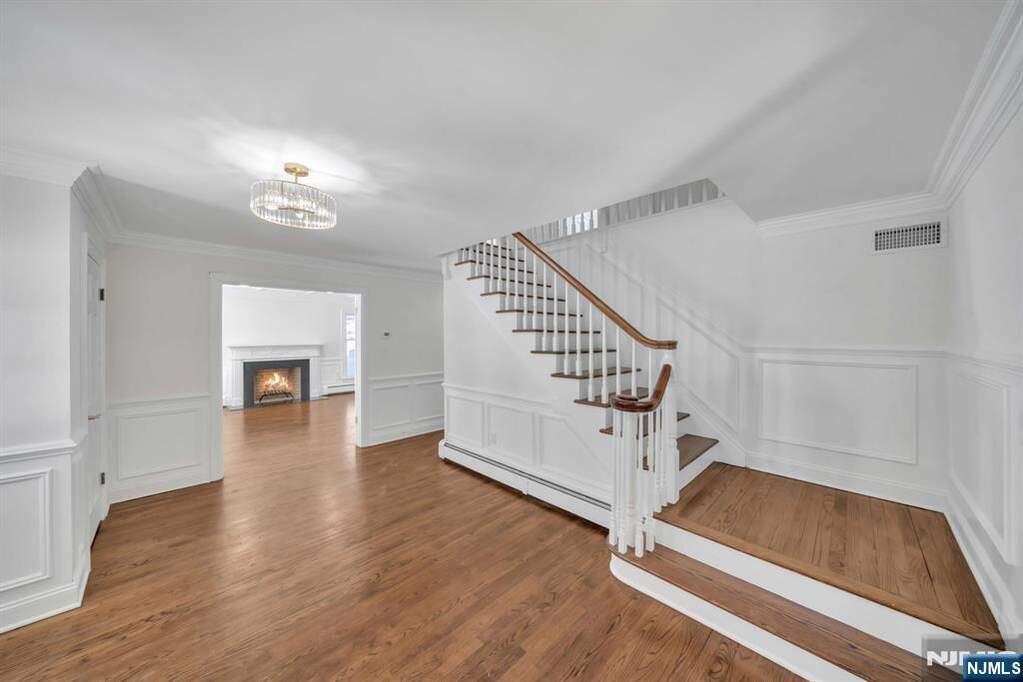4 Bedroom Single Family Home/House's Image 18