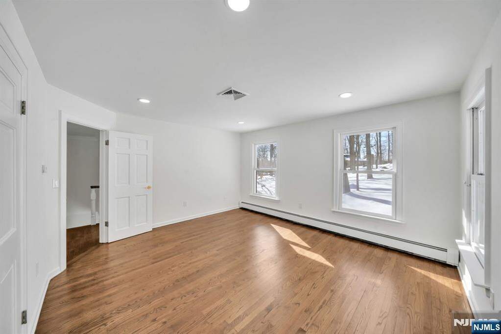 4 Bedroom Single Family Home/House's Image 23