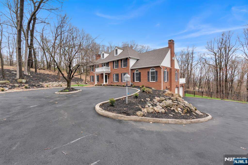 4 Bedroom Single Family Home/House's Image 45