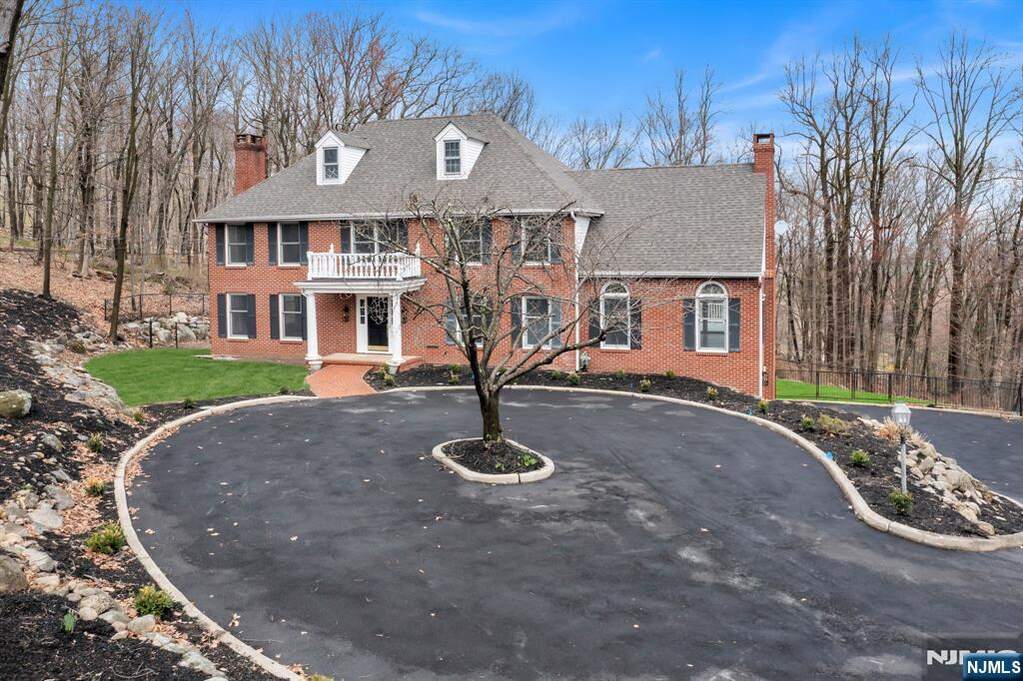 4 Bedroom Single Family Home/House's Image 46