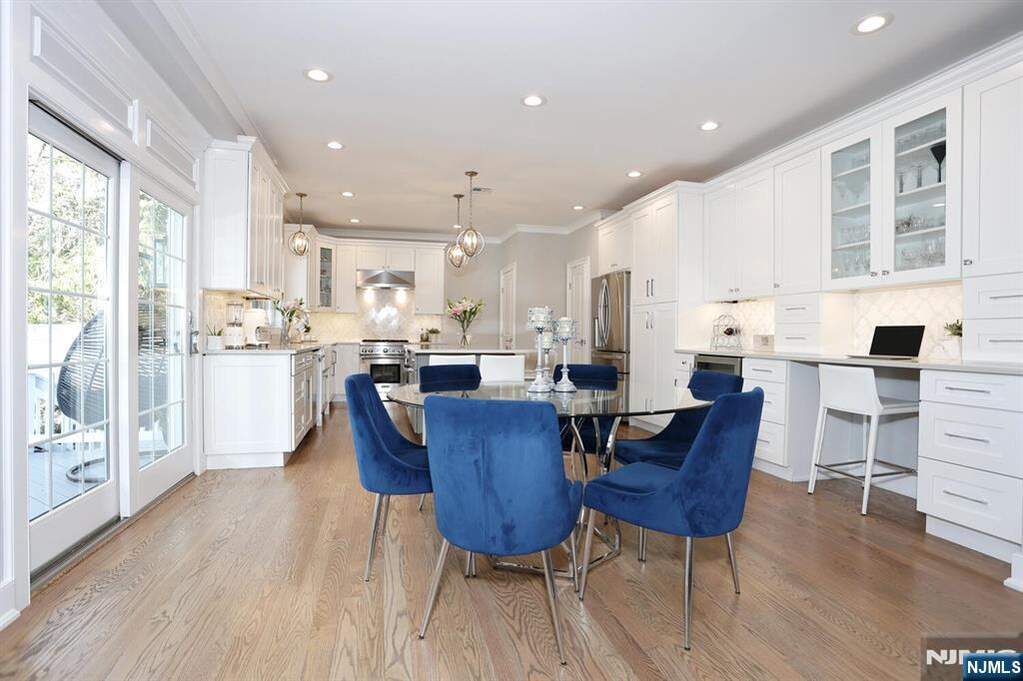 5 Bedroom Single Family Home/House's Image 8