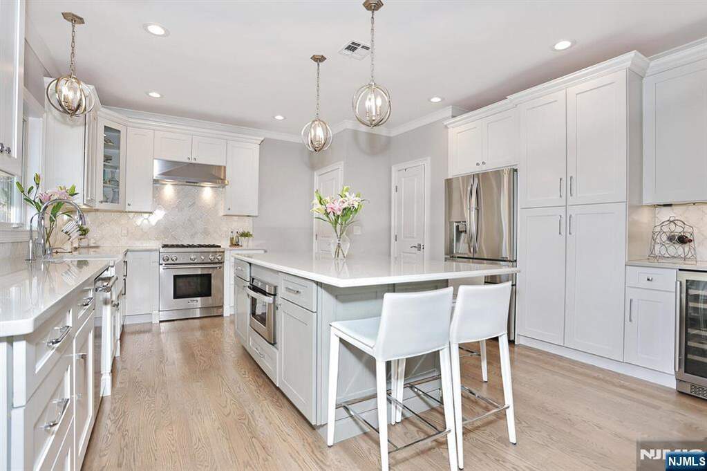 5 Bedroom Single Family Home/House's Image 10