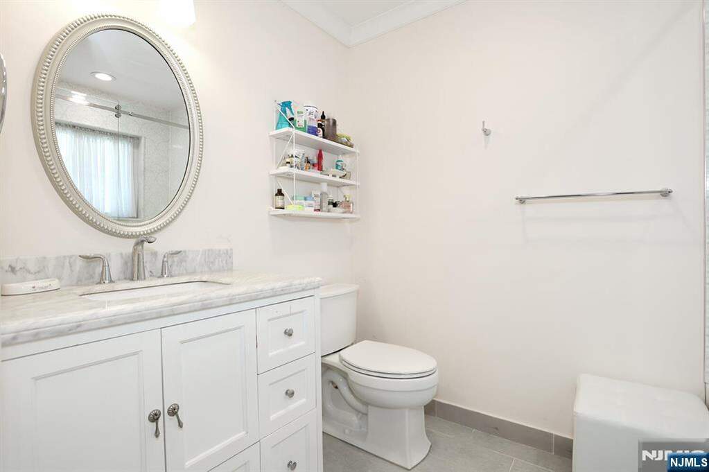 5 Bedroom Single Family Home/House's Image 29