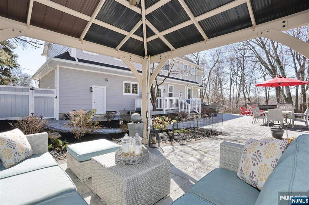 5 Bedroom Single Family Home/House's Image 40