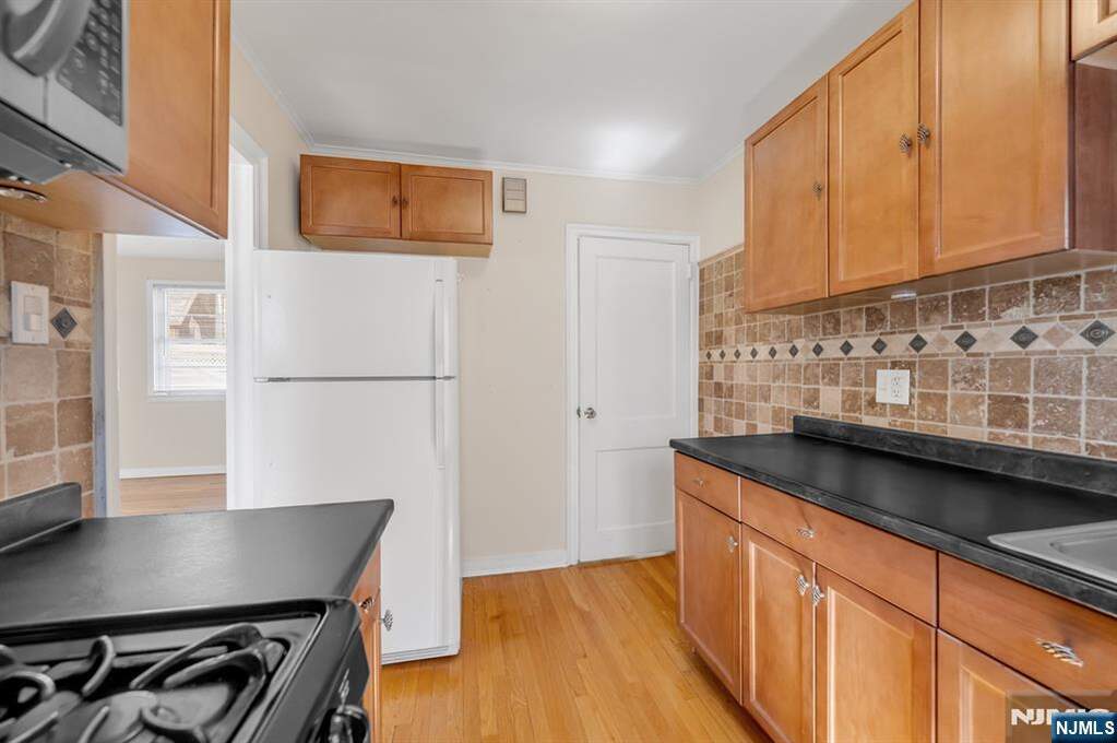 3 Bedroom Single Family Home/House's Image 11