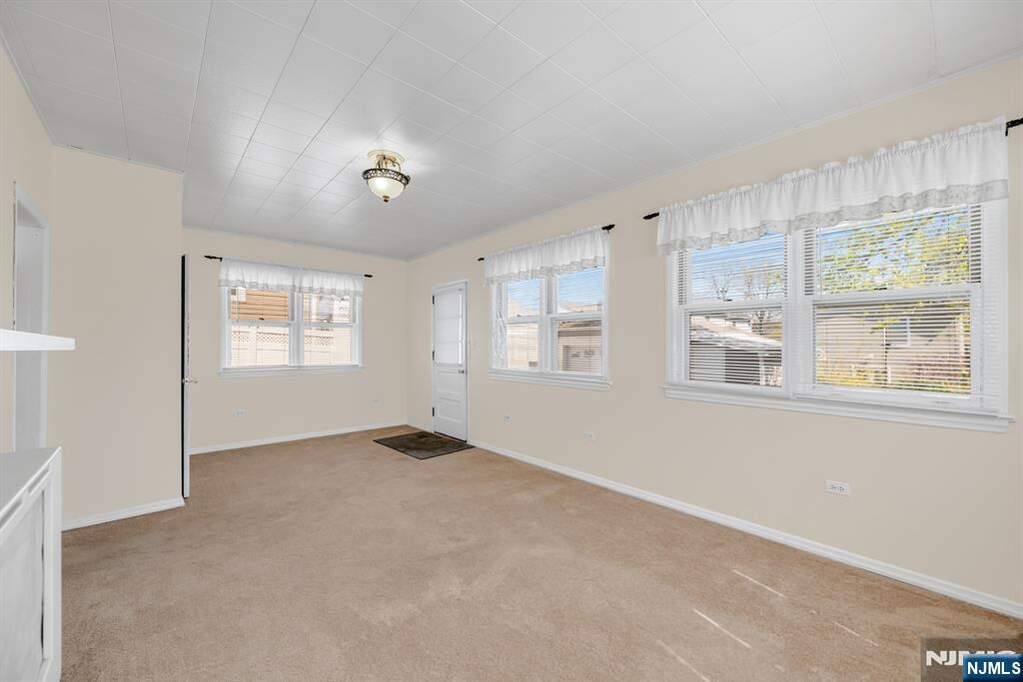3 Bedroom Single Family Home/House's Image 15