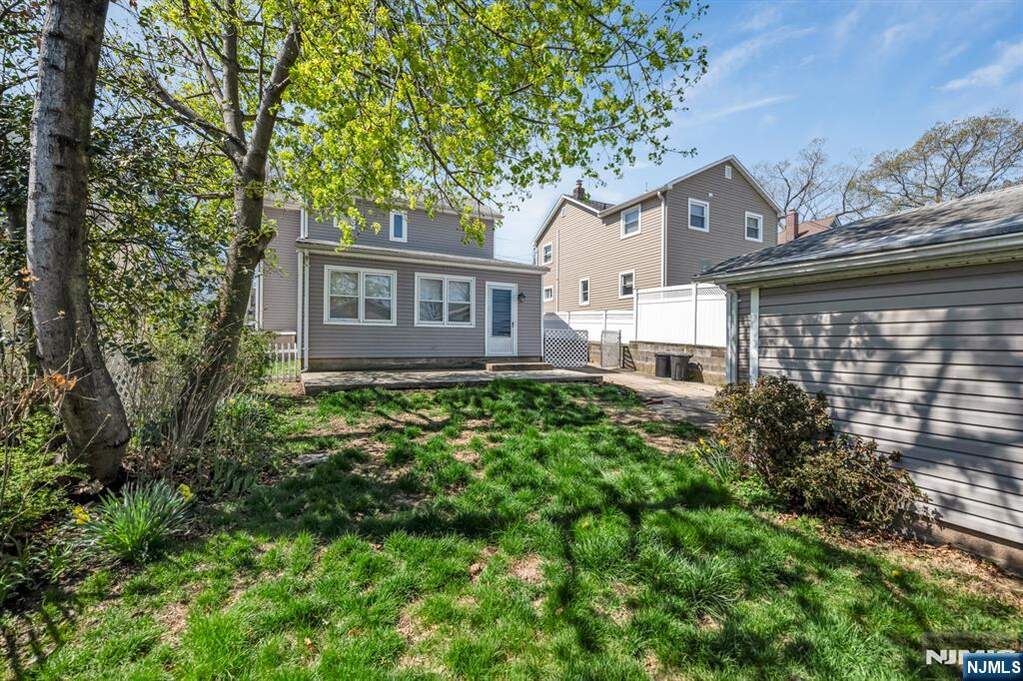 3 Bedroom Single Family Home/House's Image 27