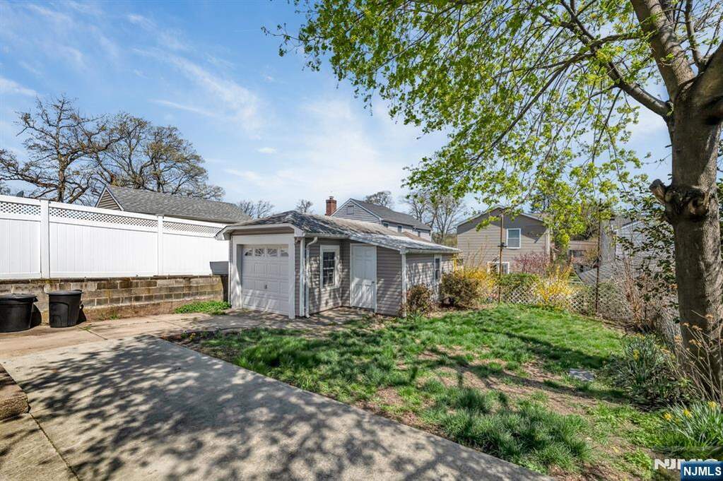 3 Bedroom Single Family Home/House's Image 29