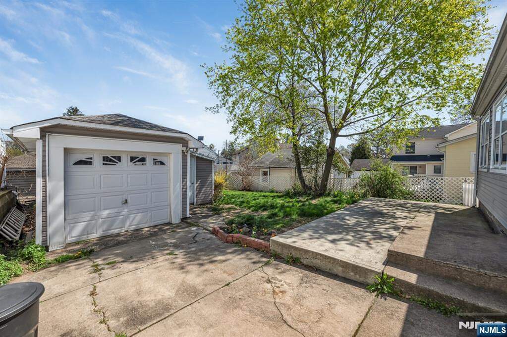 3 Bedroom Single Family Home/House's Image 30