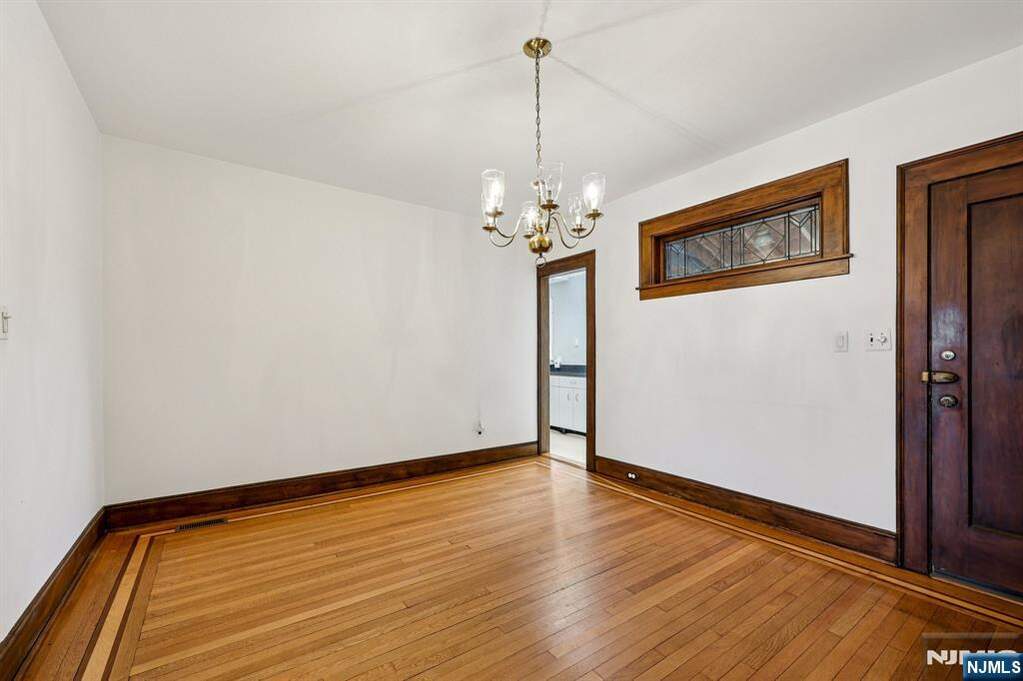 3 Bedroom Single Family Home/House's Image 14
