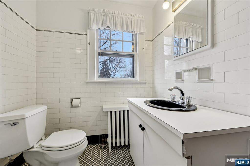 3 Bedroom Single Family Home/House's Image 27