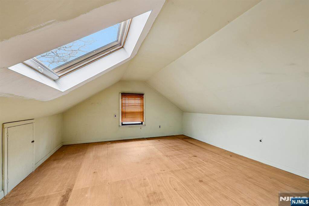 3 Bedroom Single Family Home/House's Image 29