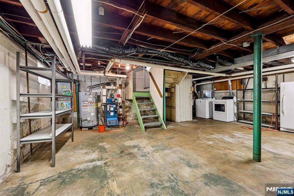 3 Bedroom Single Family Home/House's Image 33