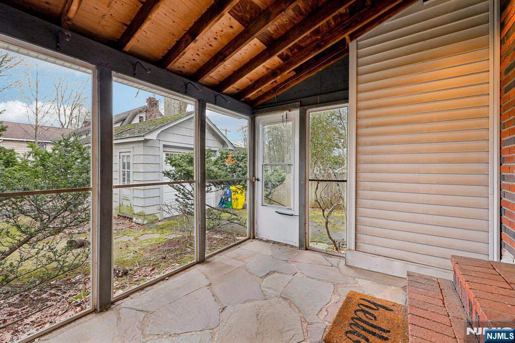 3 Bedroom Single Family Home/House's Image 35