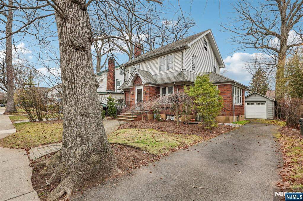 3 Bedroom Single Family Home/House's Image 37