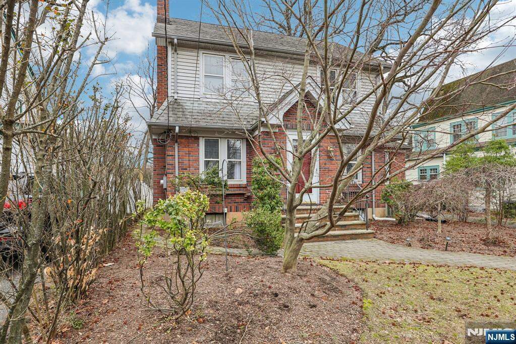 3 Bedroom Single Family Home/House's Image 38