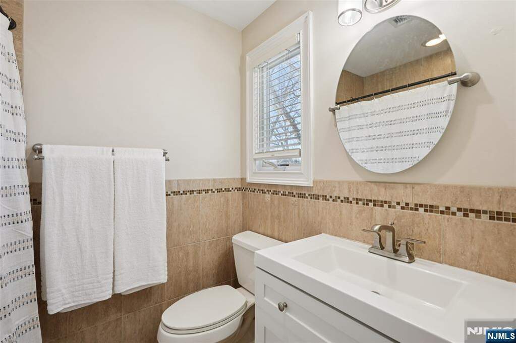 4 Bedroom Single Family Home/House's Image 10