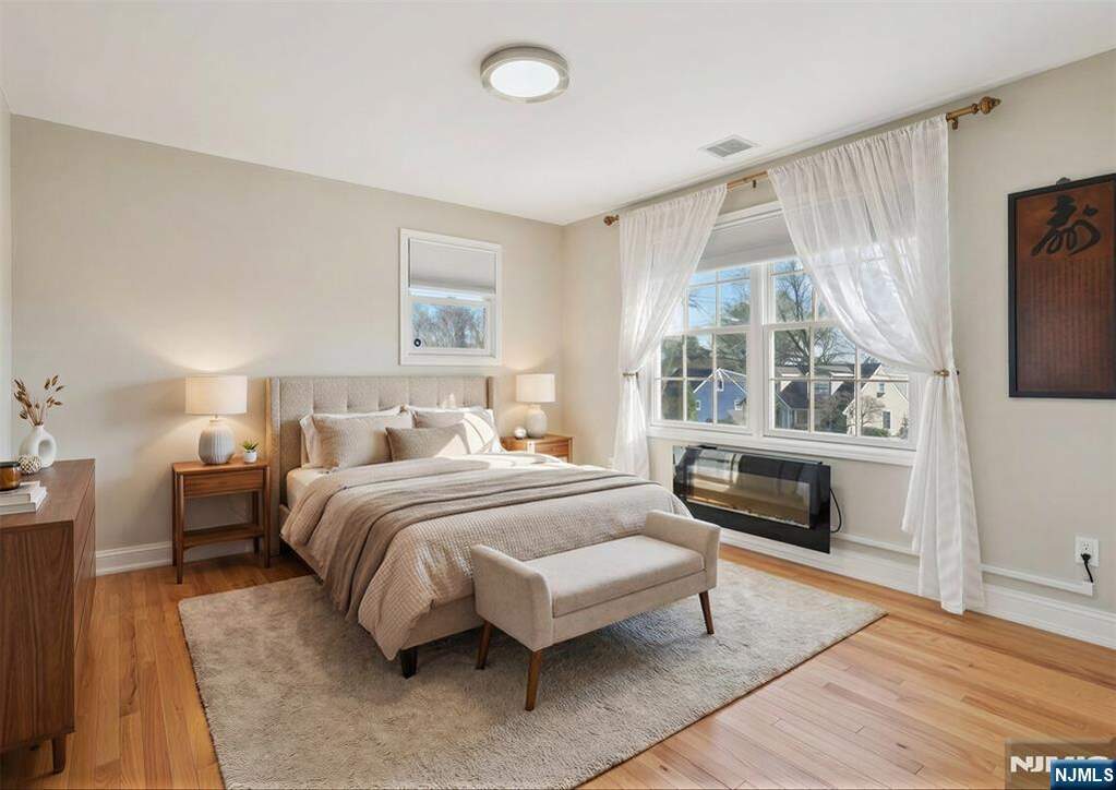 4 Bedroom Single Family Home/House's Image 13