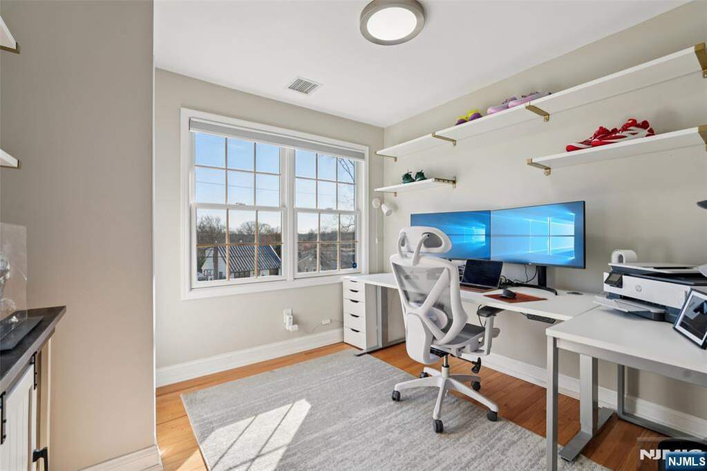 4 Bedroom Single Family Home/House's Image 14