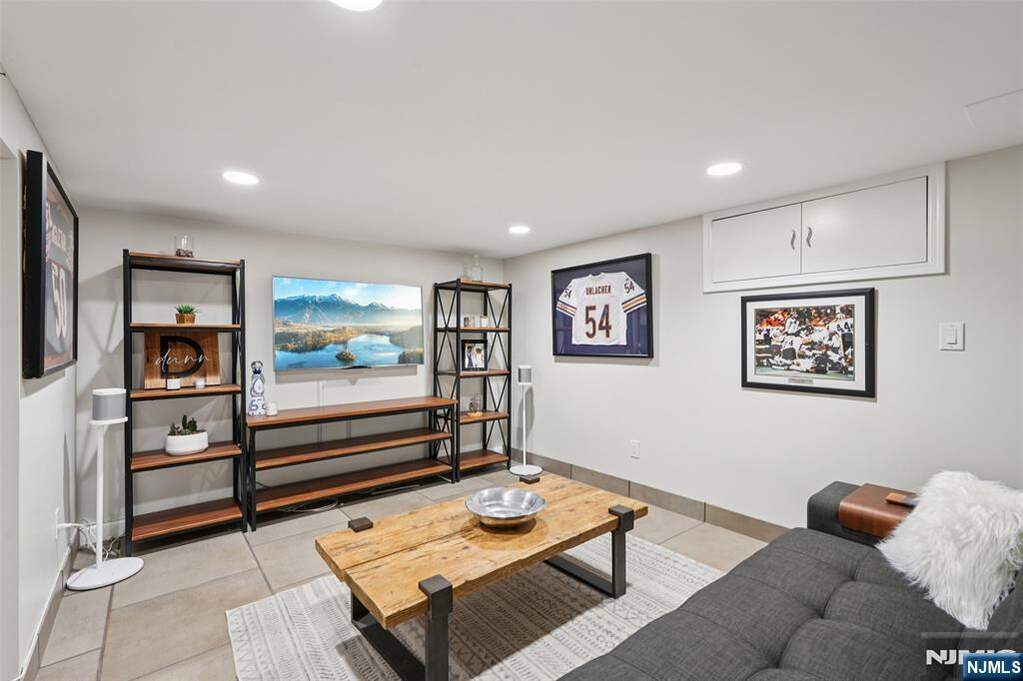 4 Bedroom Single Family Home/House's Image 15