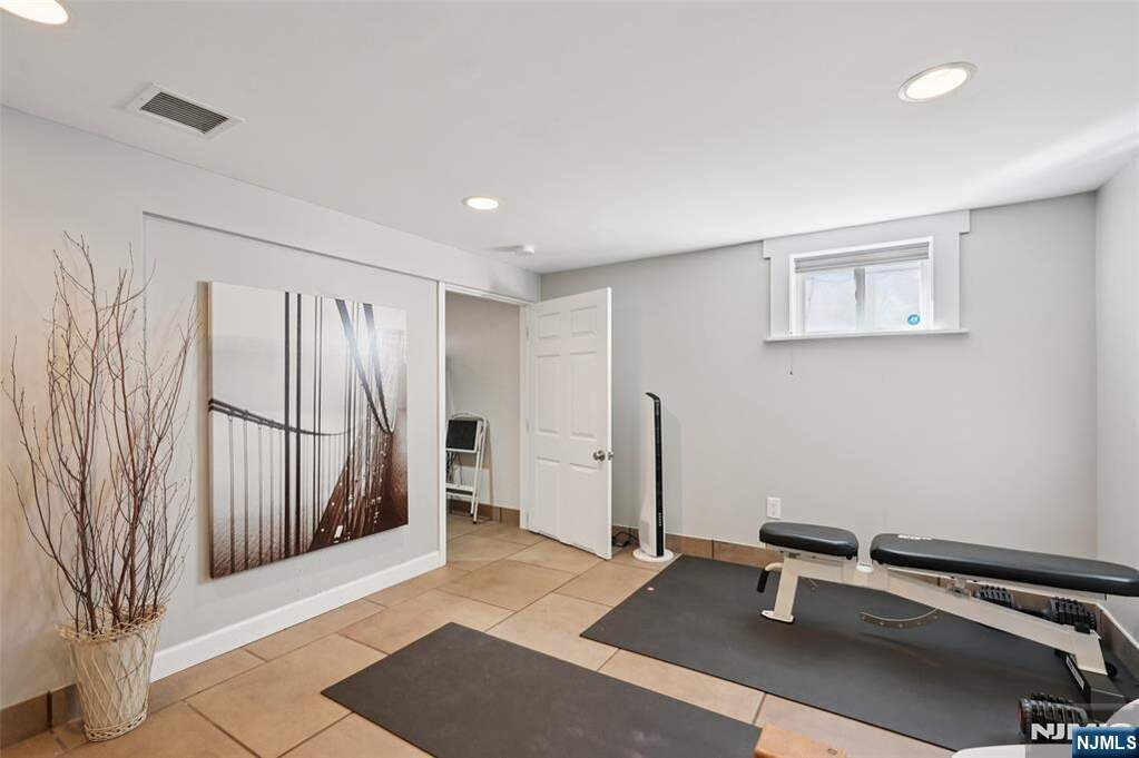 4 Bedroom Single Family Home/House's Image 17