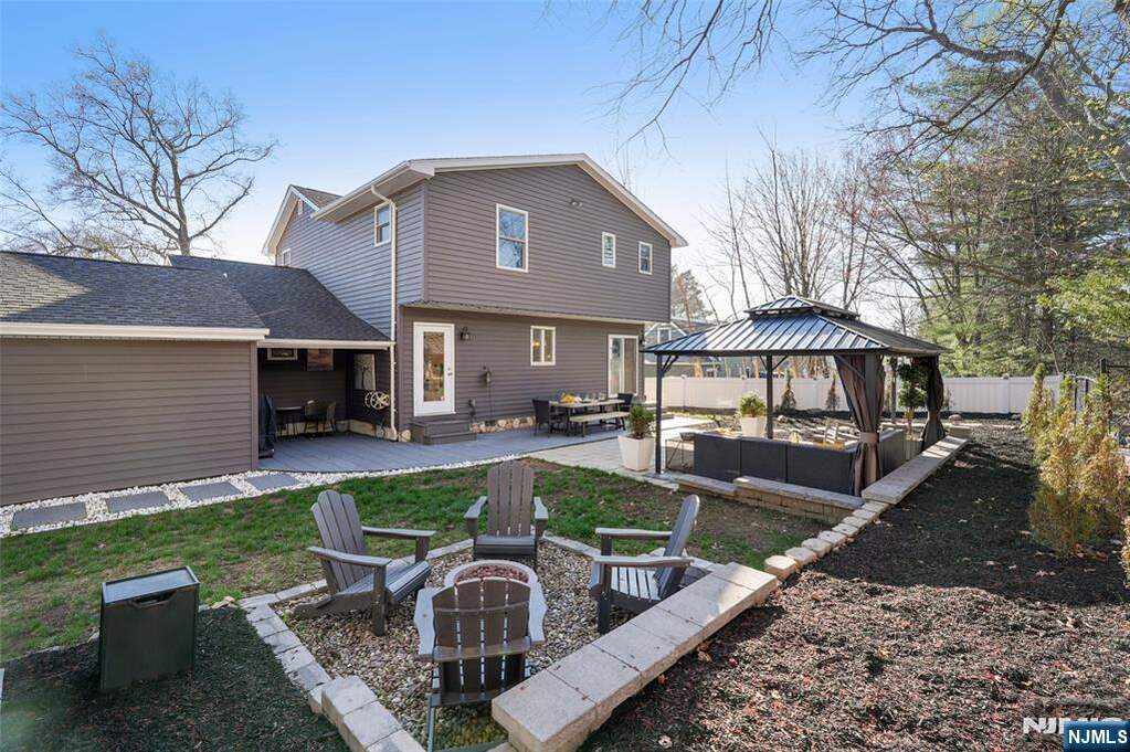 4 Bedroom Single Family Home/House's Image 19