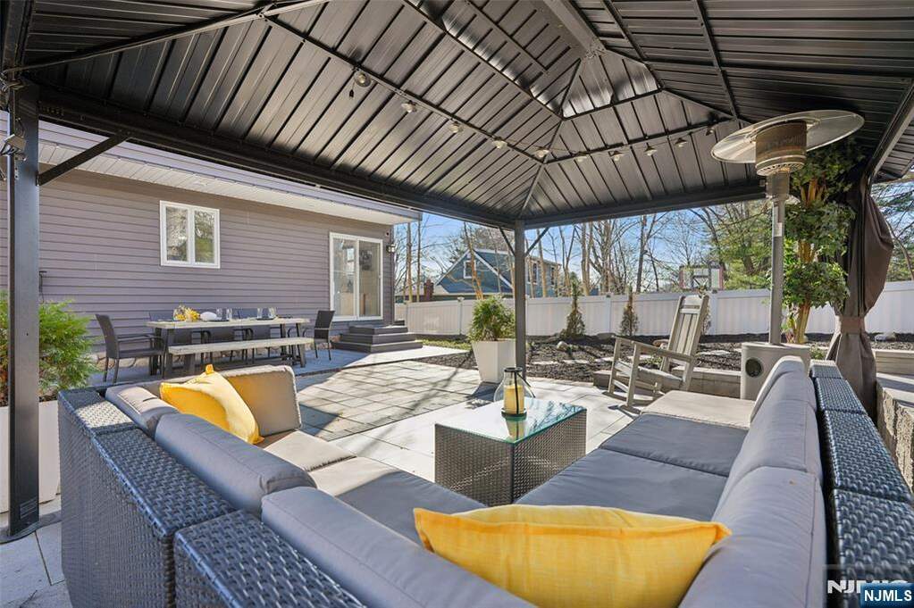 4 Bedroom Single Family Home/House's Image 21