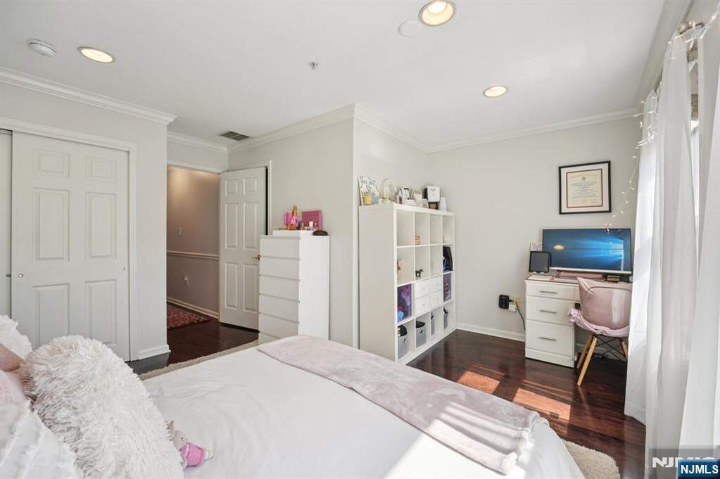 3 Bedroom Apartment/Flat's Image 21