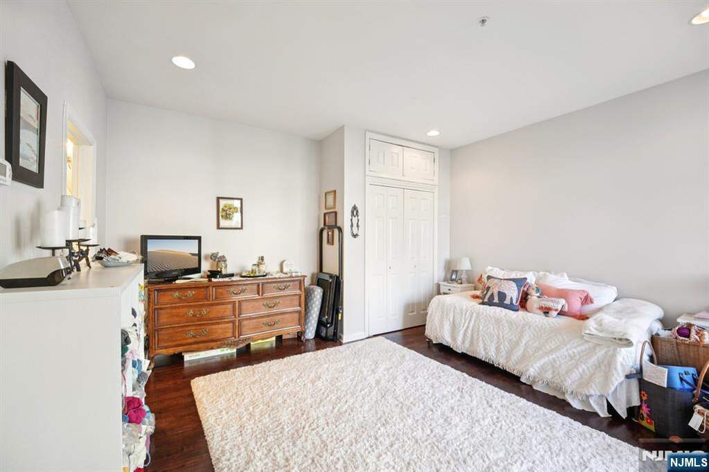 3 Bedroom Apartment/Flat's Image 30
