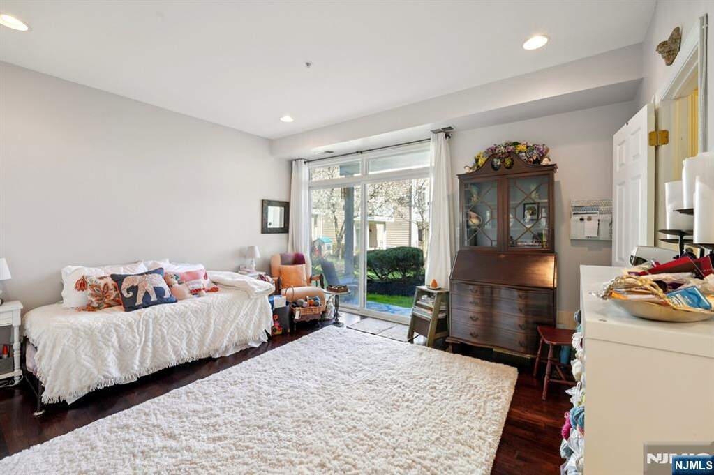 3 Bedroom Apartment/Flat's Image 31