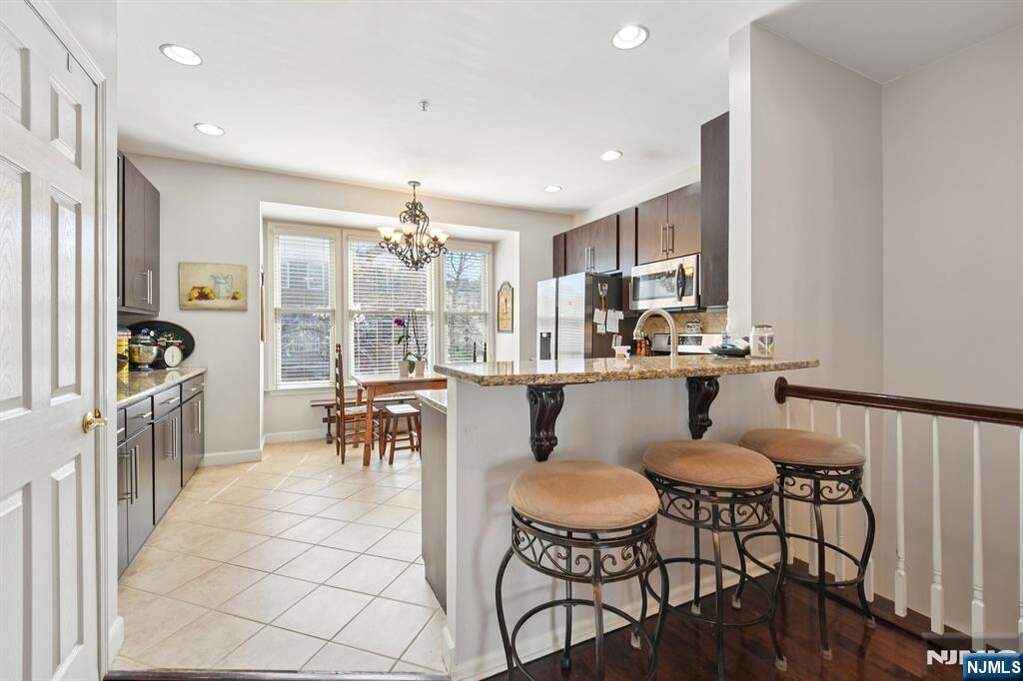 3 Bedroom Apartment/Flat's Image 3