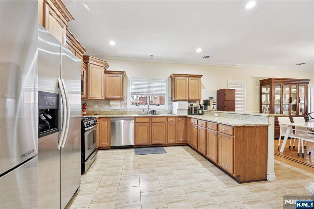 3 Bedroom Villa/Townhouse's Image 10