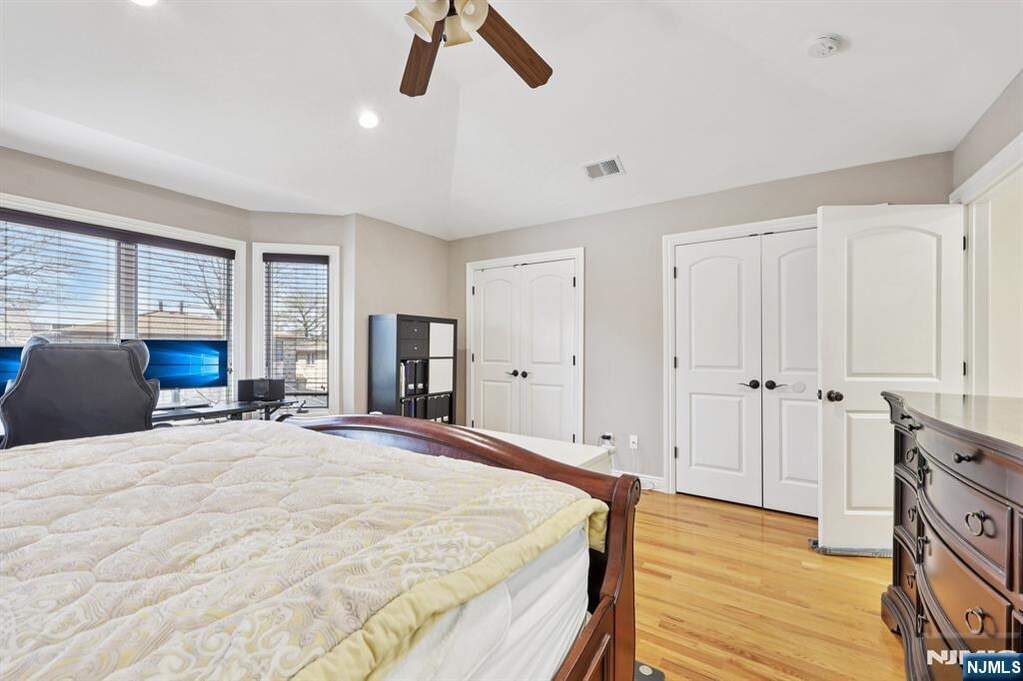 3 Bedroom Villa/Townhouse's Image 18