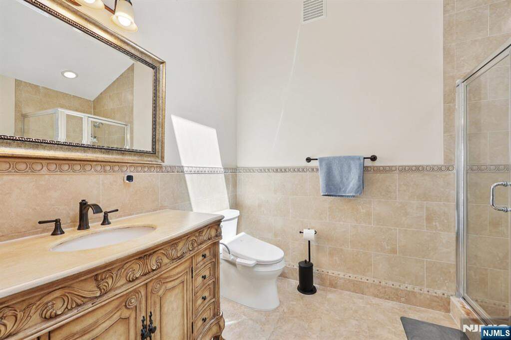 3 Bedroom Villa/Townhouse's Image 19