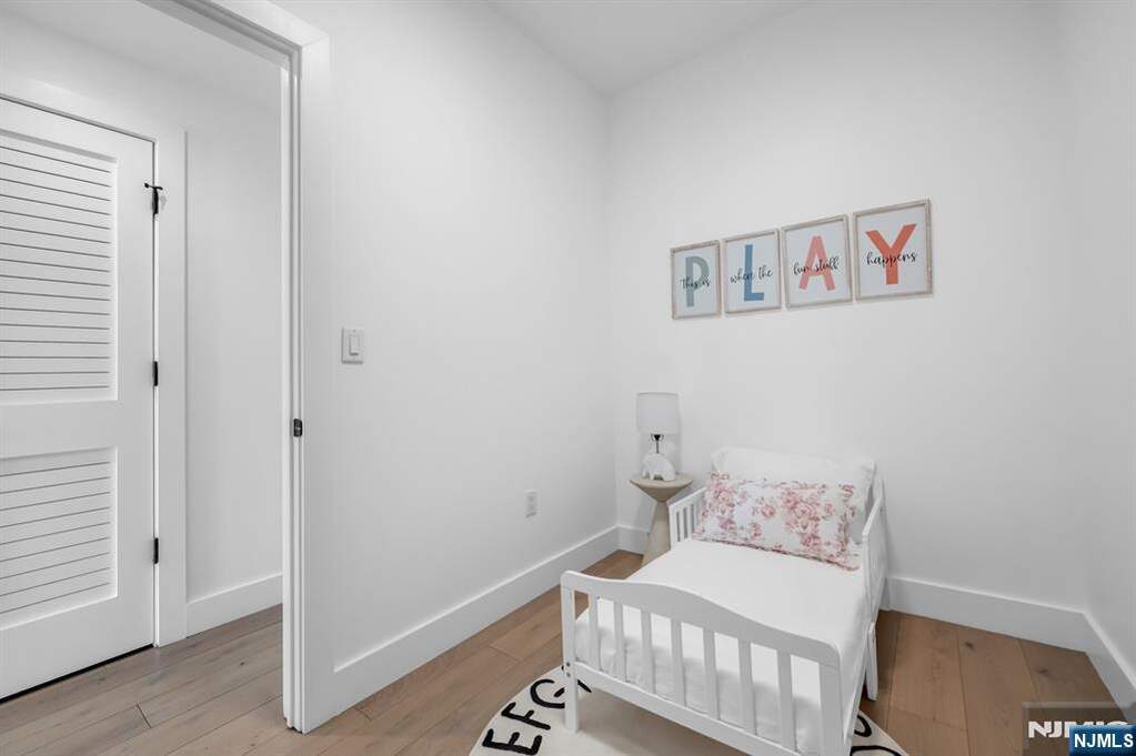 7 Bedroom Multi Unit's Image 15