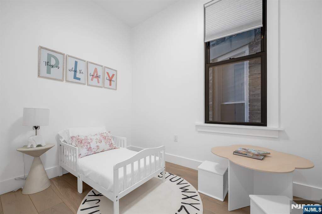 7 Bedroom Multi Unit's Image 16