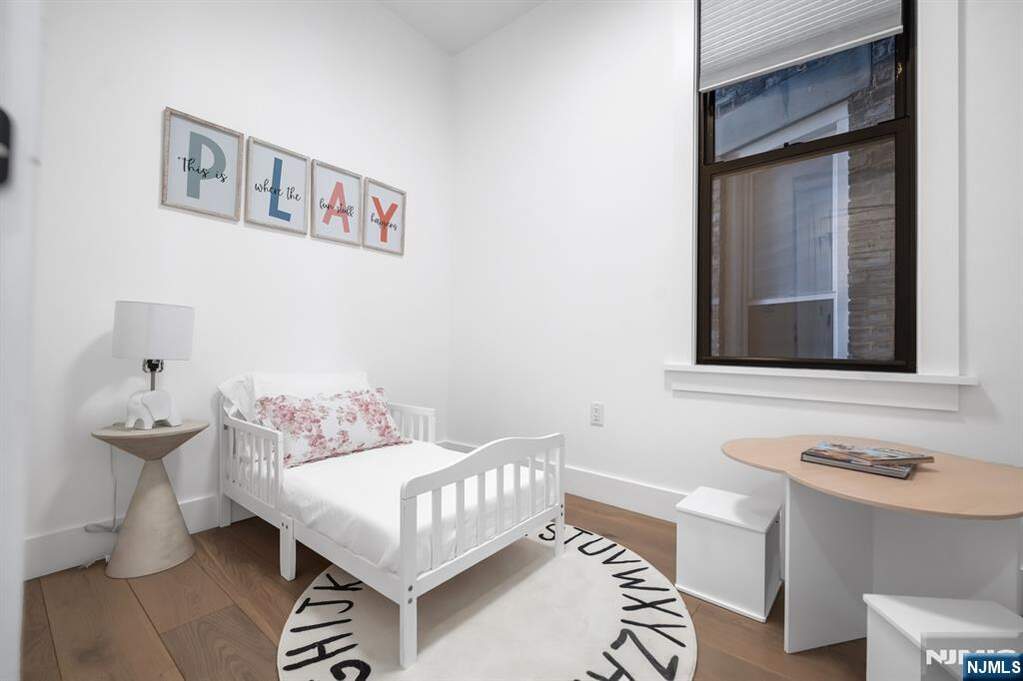 7 Bedroom Multi Unit's Image 17
