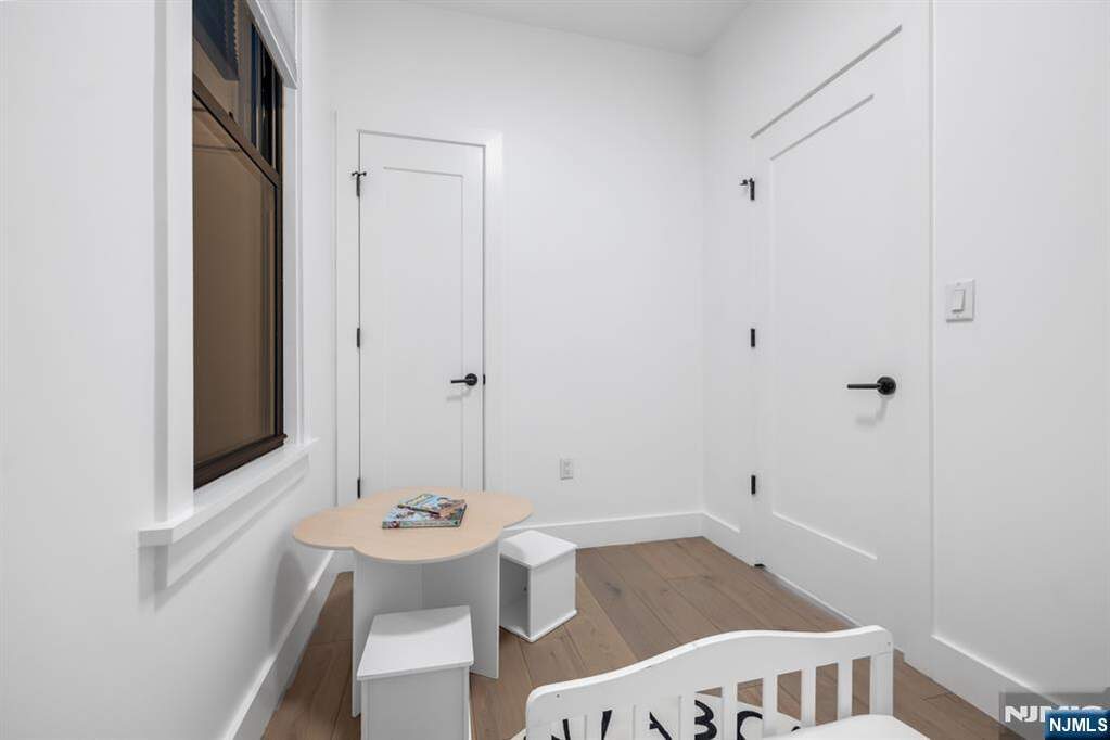 7 Bedroom Multi Unit's Image 18