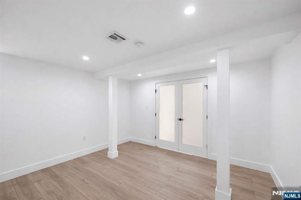 7 Bedroom Multi Unit's Image 28