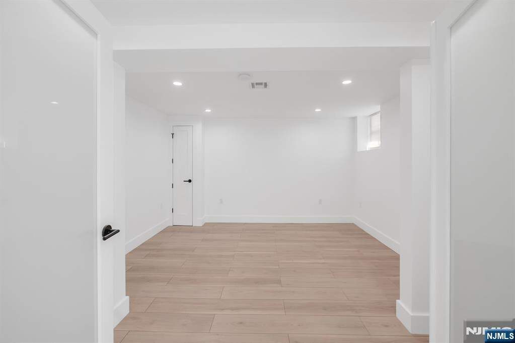 7 Bedroom Multi Unit's Image 29