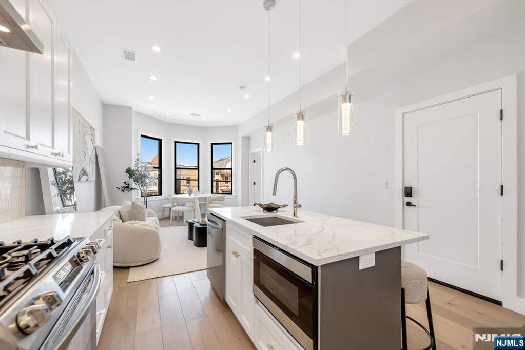 7 Bedroom Multi Unit's Image 33