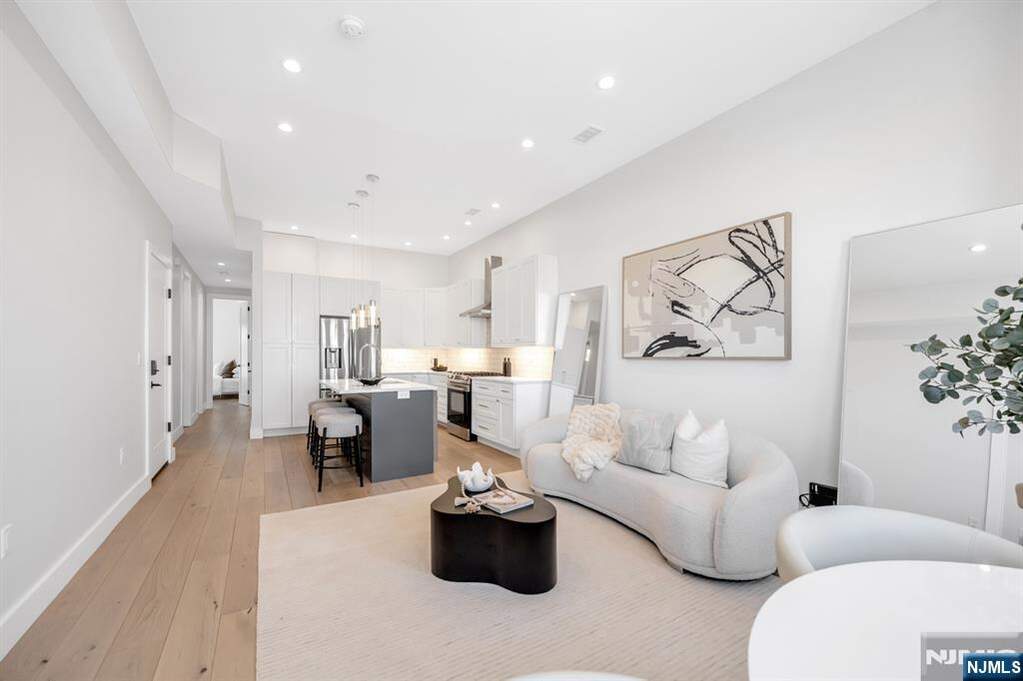 7 Bedroom Multi Unit's Image 35