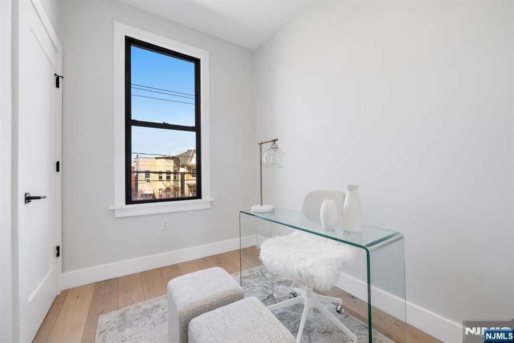 7 Bedroom Multi Unit's Image 38