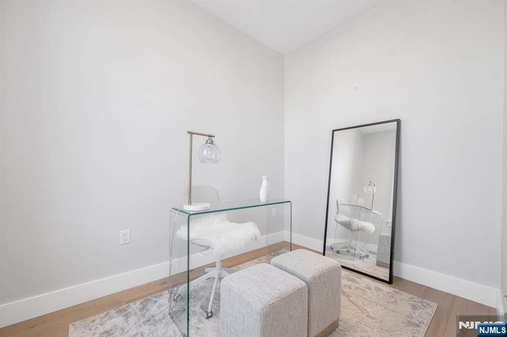 7 Bedroom Multi Unit's Image 39