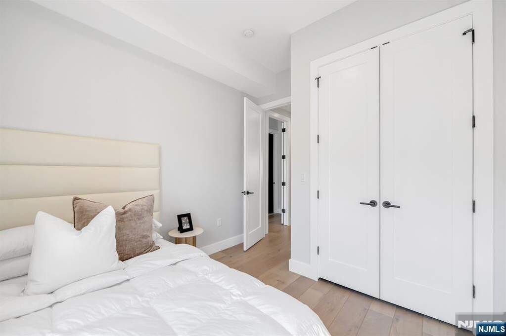 7 Bedroom Multi Unit's Image 45