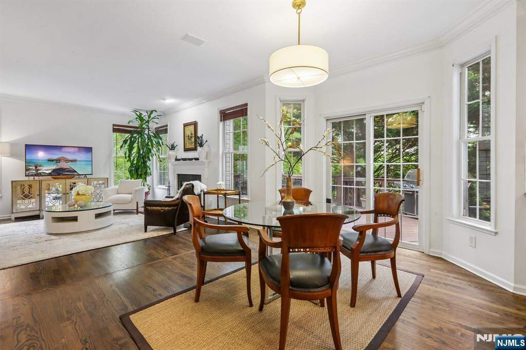 4 Bedroom Single Family Home/House's Image 10