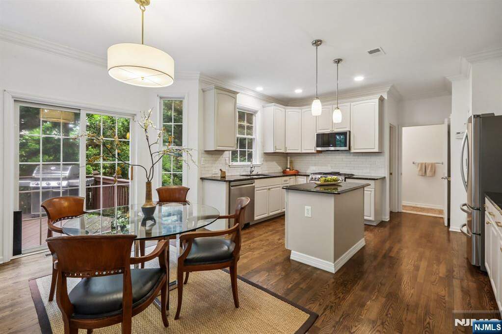 4 Bedroom Single Family Home/House's Image 11