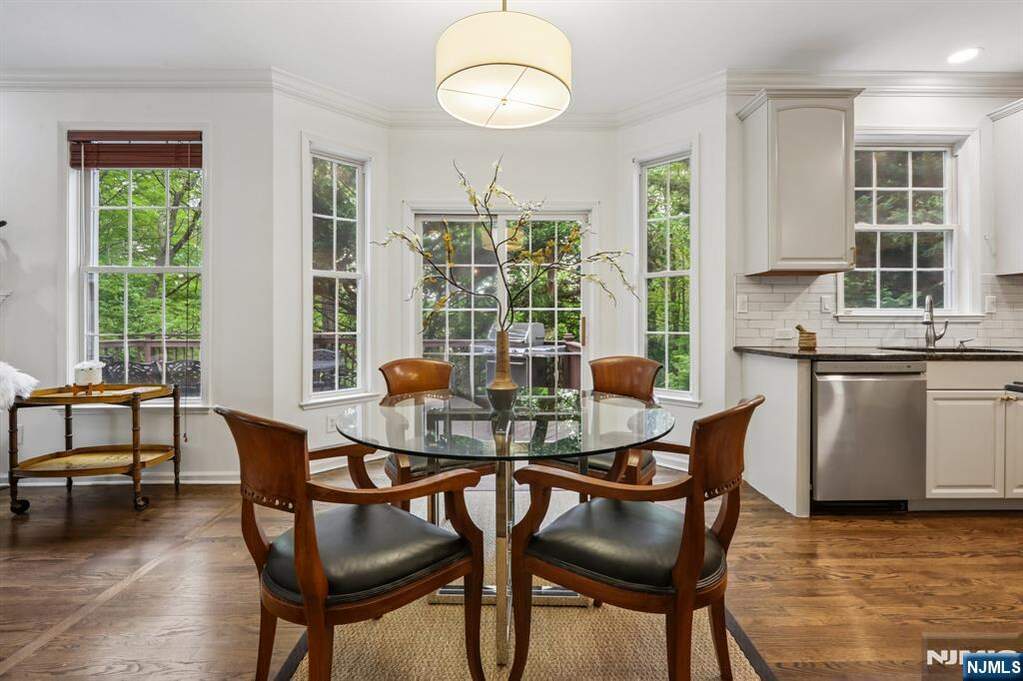 4 Bedroom Single Family Home/House's Image 12
