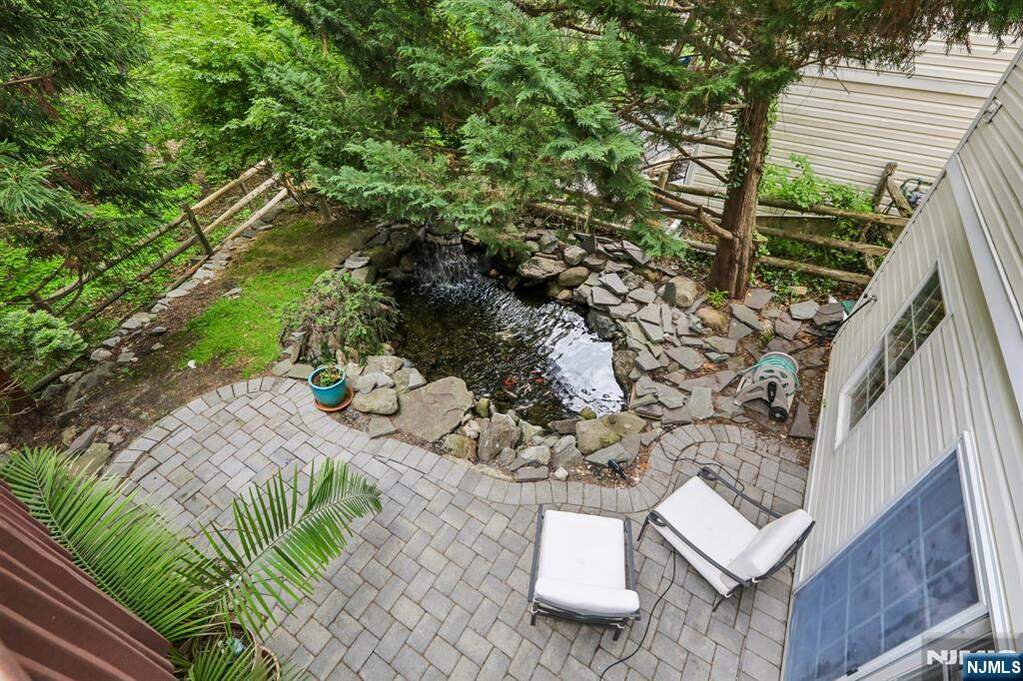 4 Bedroom Single Family Home/House's Image 14